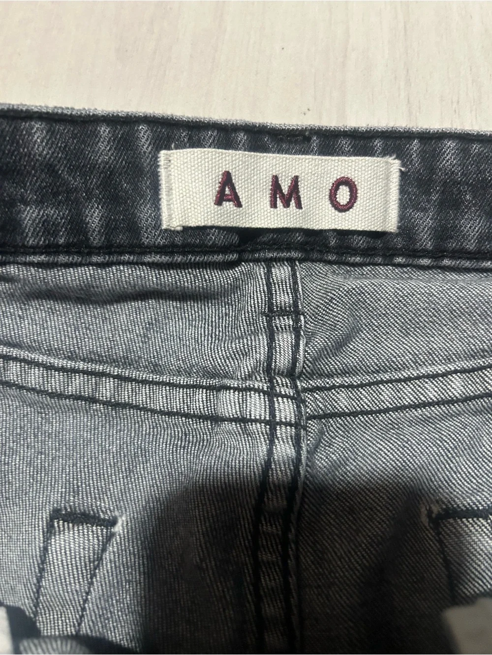 AMO twist zip Ankle jeans Size 31